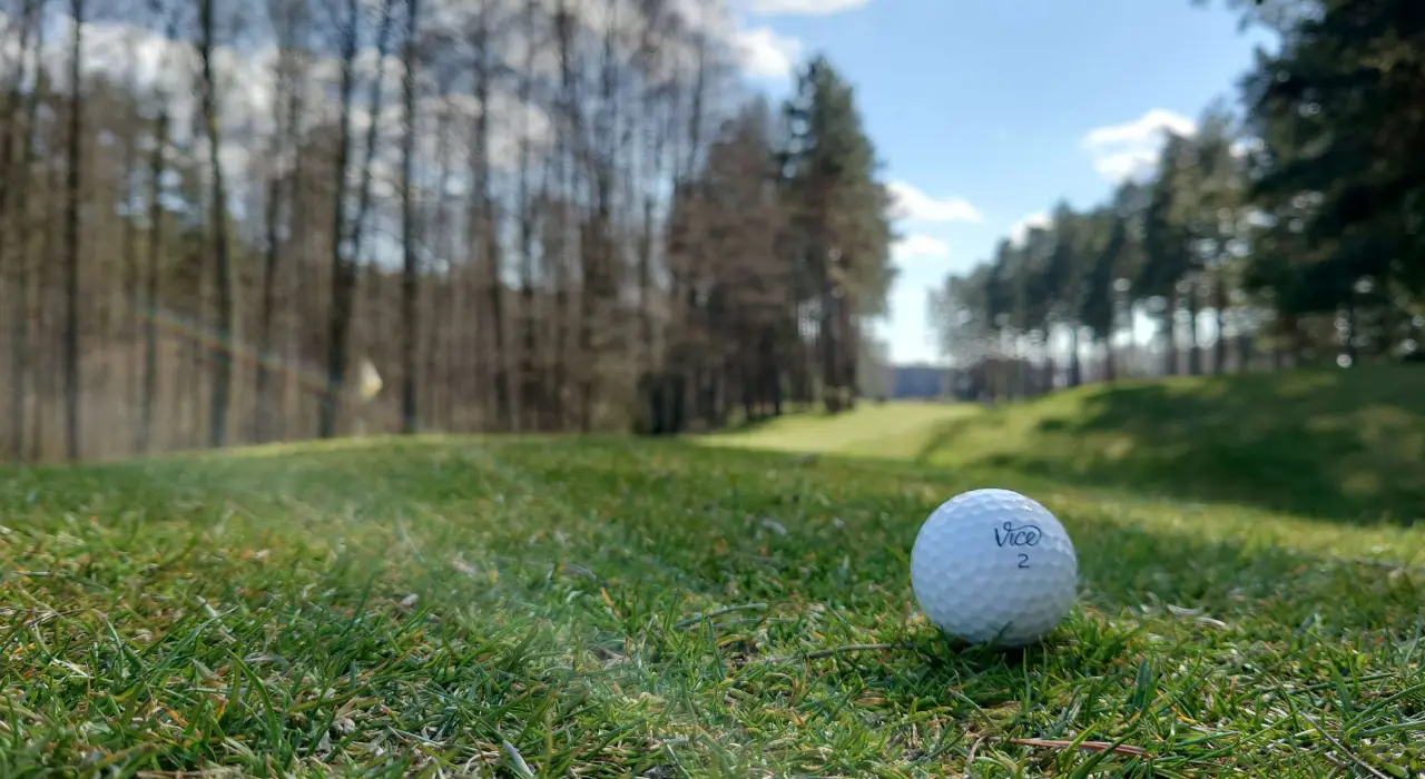 Viesturu golfa laukuma 9. fervejs